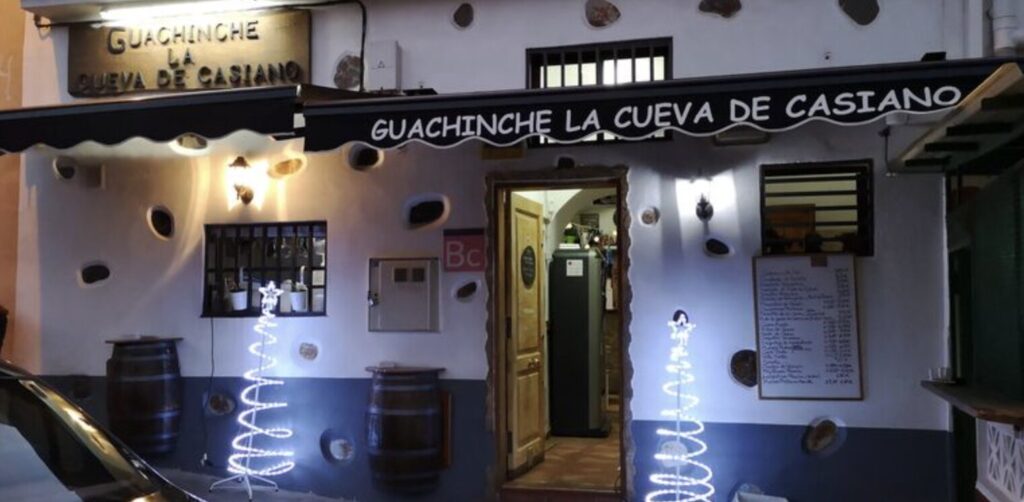 Guachinche La Cueva de Casiano un restaurante típico canario en Santa Cruz de Tenerife